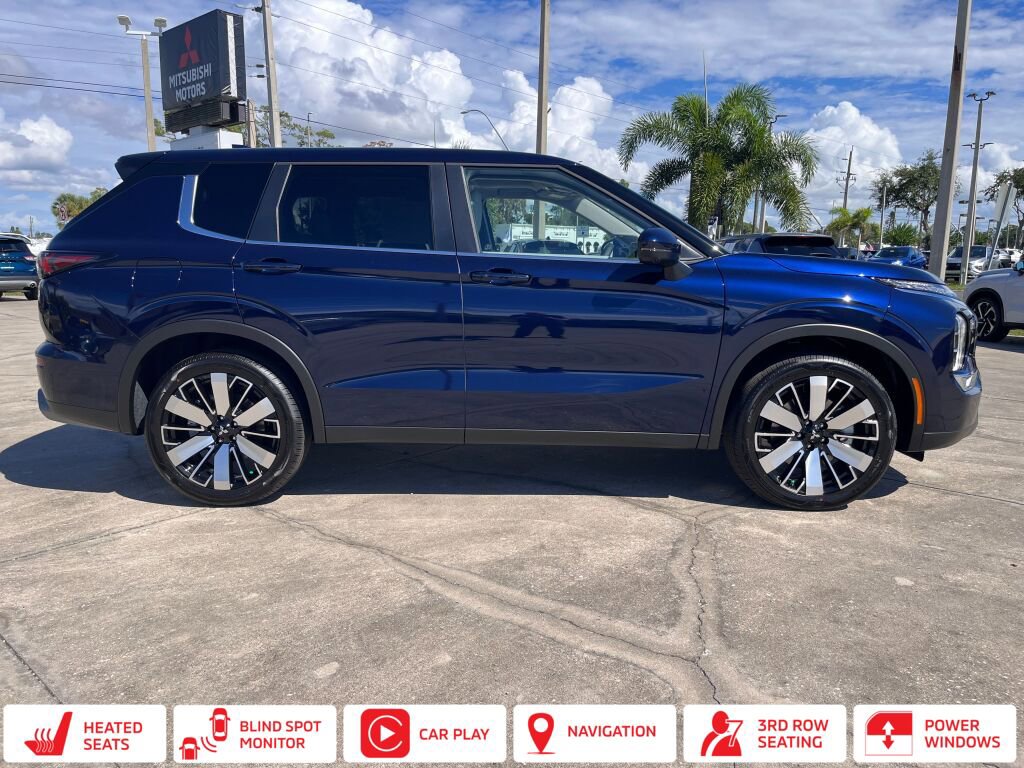 New 2025 Mitsubishi Outlander SE image 2