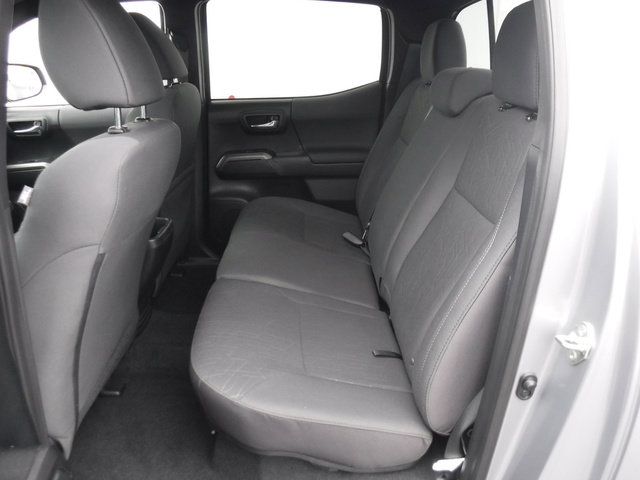 Used 2017 Toyota Tacoma TRD Sport image 43