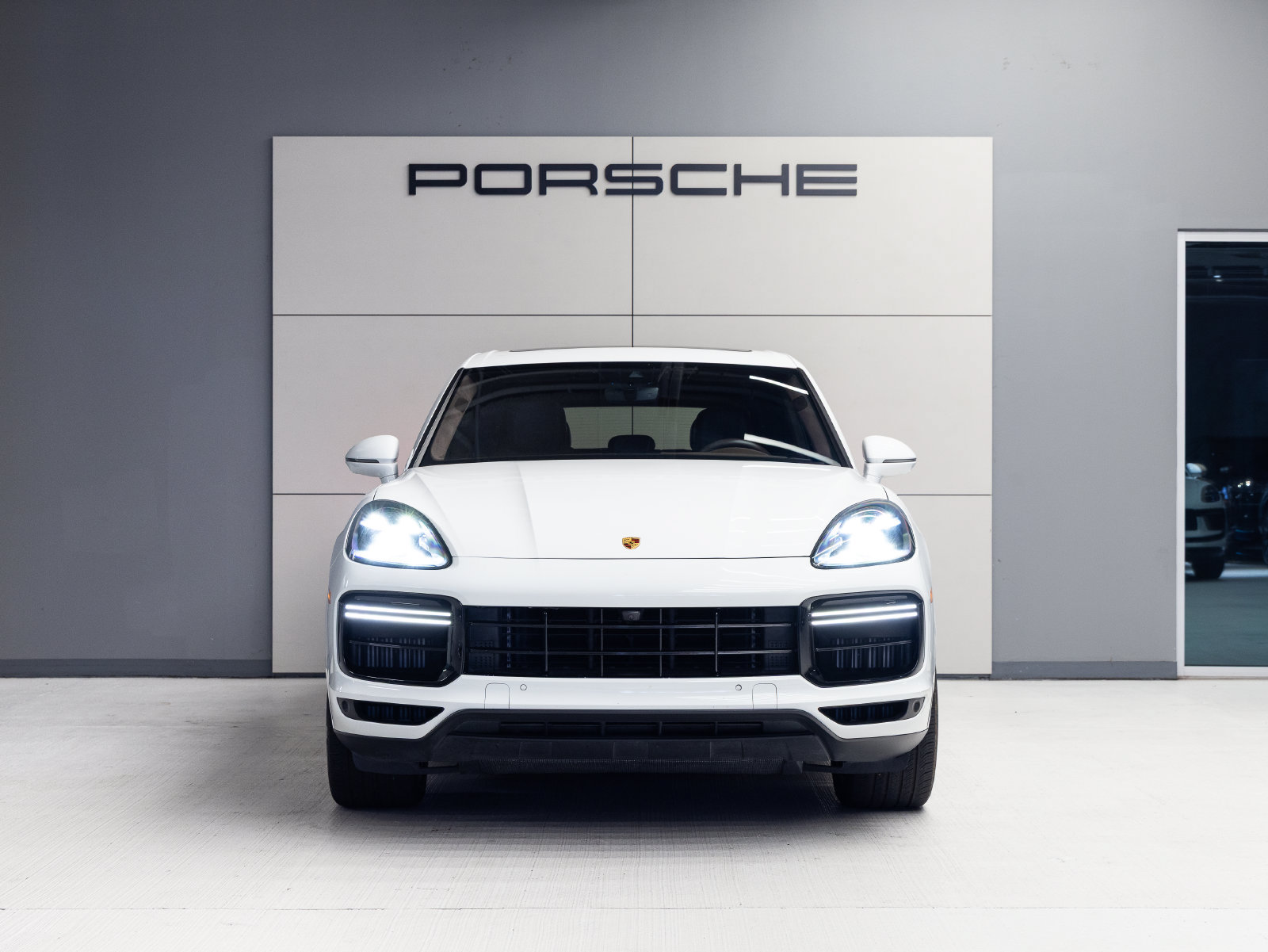 Certified 2020 Porsche Cayenne Turbo S AWD/4WD image 10