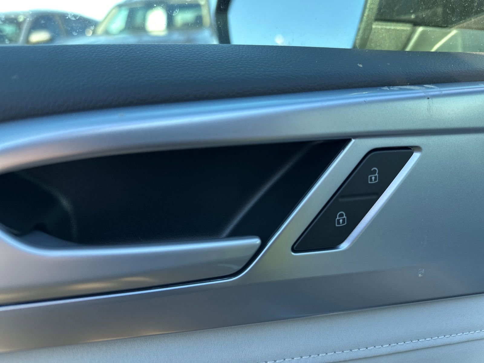 New 2026 Volkswagen Taos SE image 18