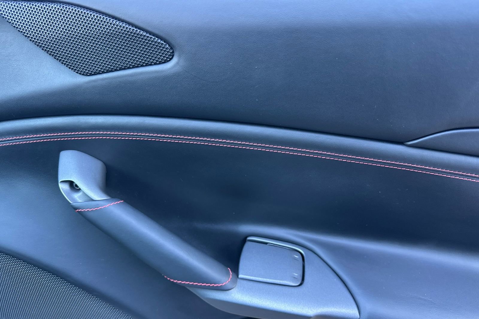 Used 2018 Ferrari 488 Spider image 18