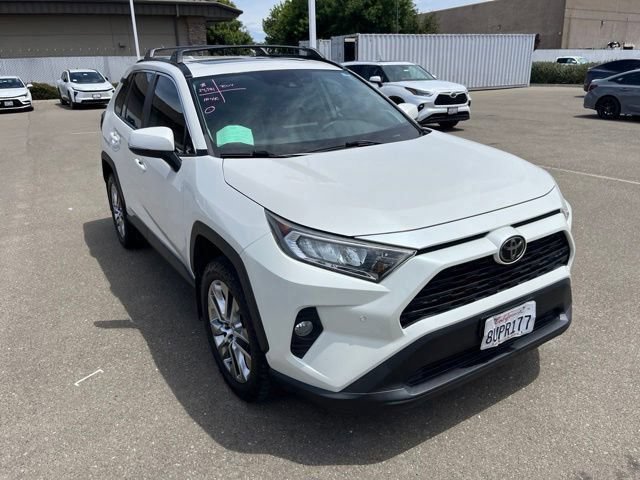 Used 2021 Toyota RAV4 XLE Premium FWD image 3