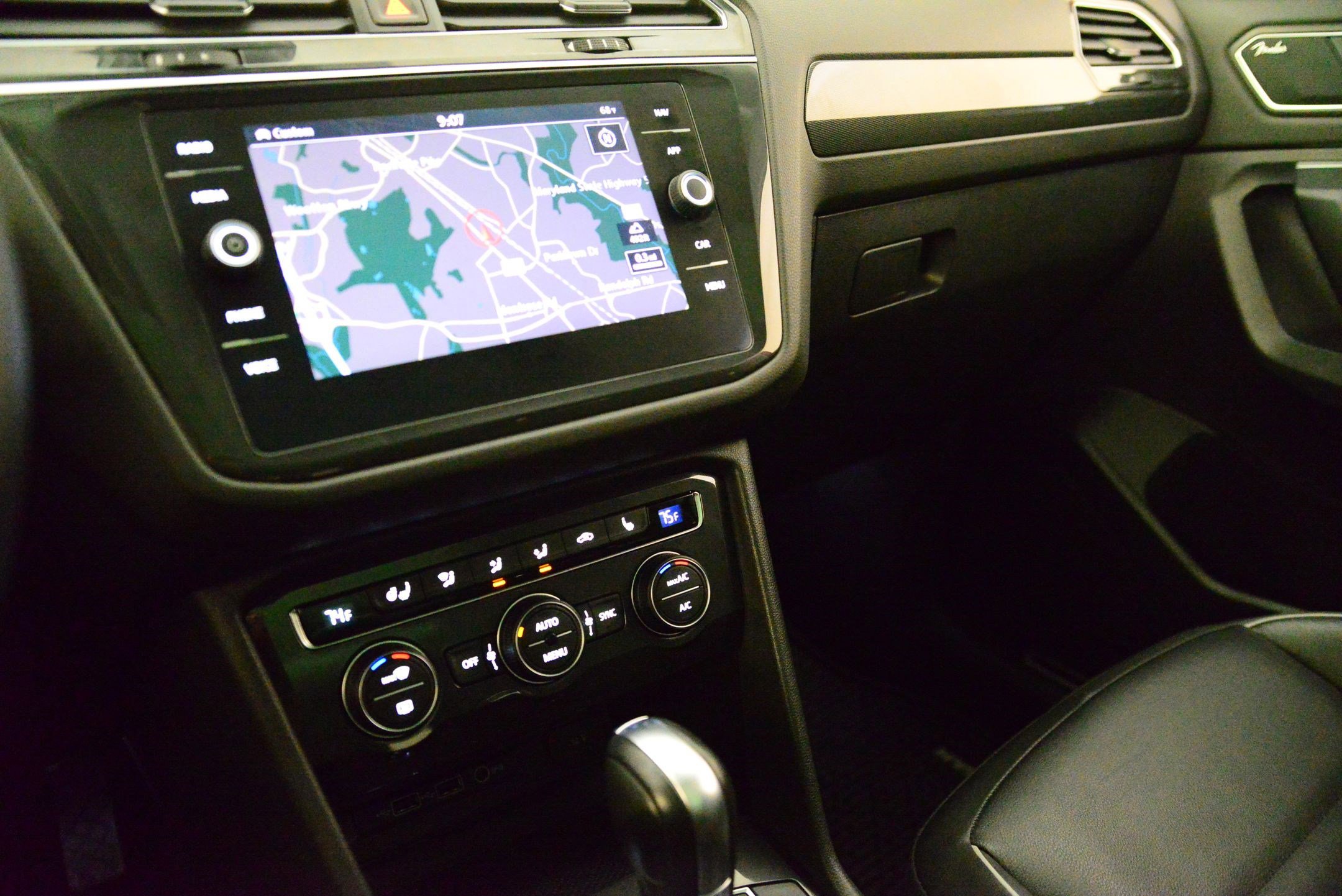 Used 2019 Volkswagen Tiguan SEL Premium image 29