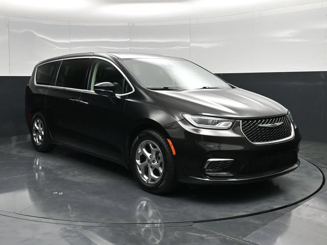 Certified 2024 Chrysler Pacifica Limited FWD image 6