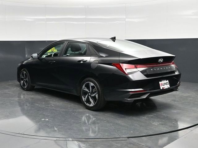 Used 2023 Hyundai Elantra SEL w/ Convenience Package FWD image 10