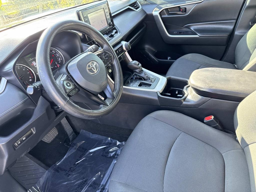 Used 2022 Toyota RAV4 LE image 21
