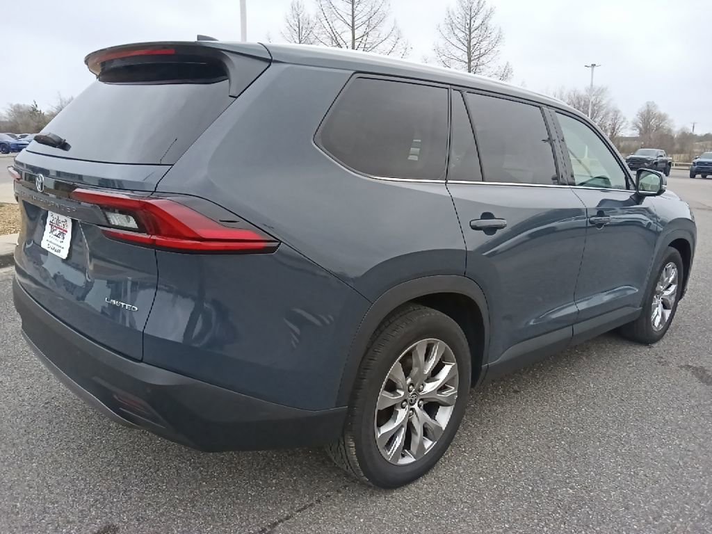 Used 2025 Toyota Grand Highlander AWD image 3