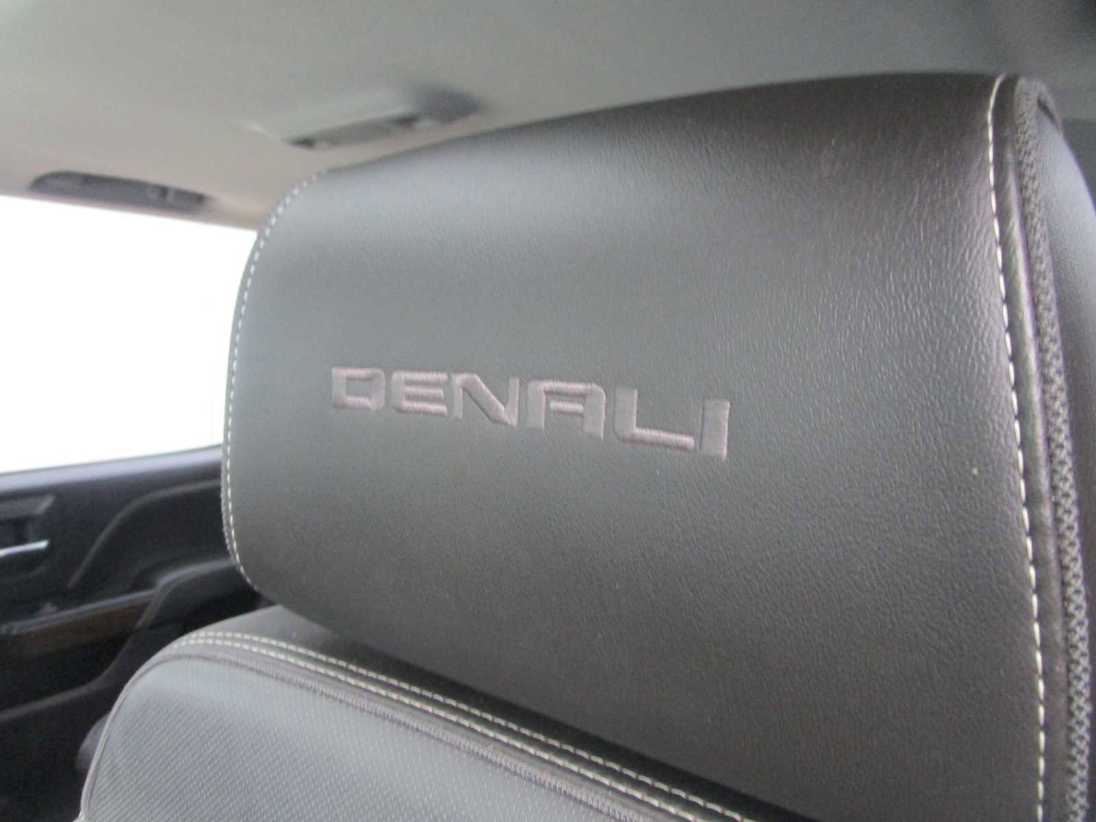 Used 2019 GMC Sierra 2500 Denali image 19