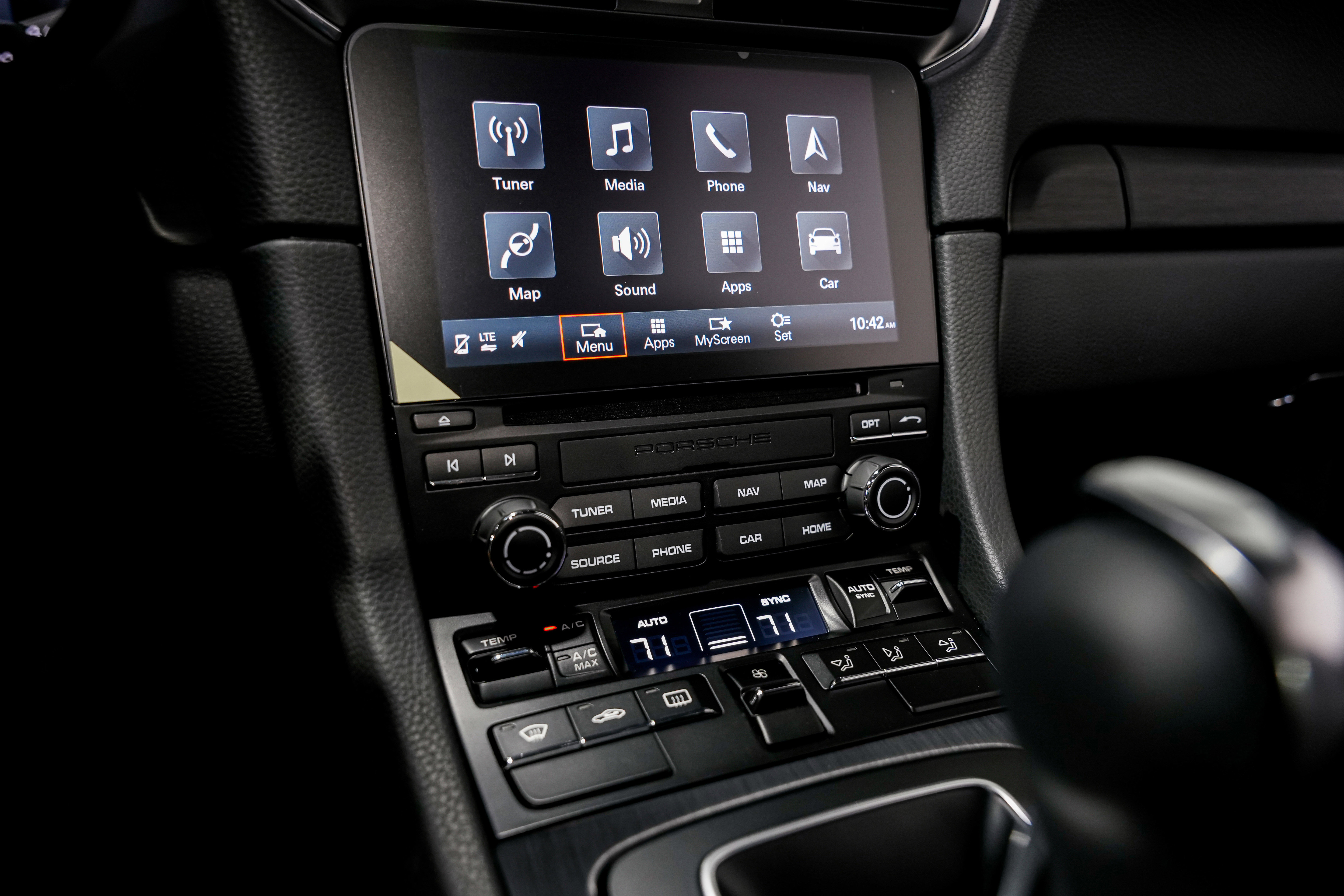 Used 2018 Porsche 911 Targa 4 GTS image 13