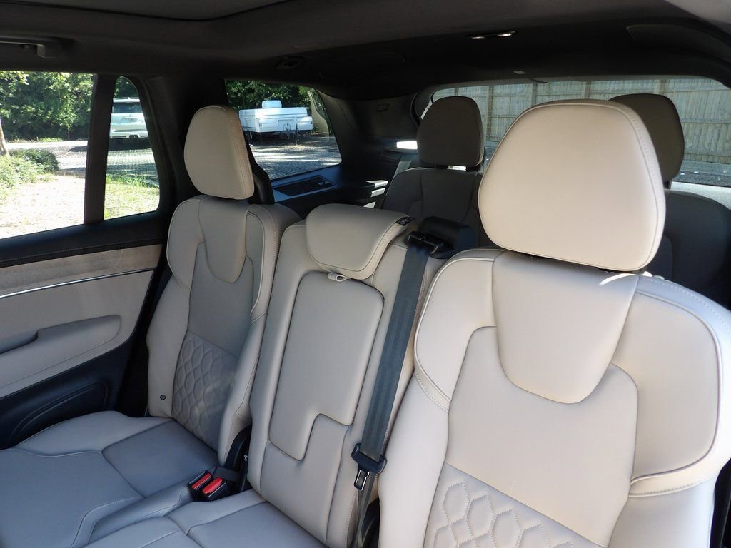 New 2026 Volvo XC90 B6 Plus w/ Protection Package Premier AWD/4WD image 24