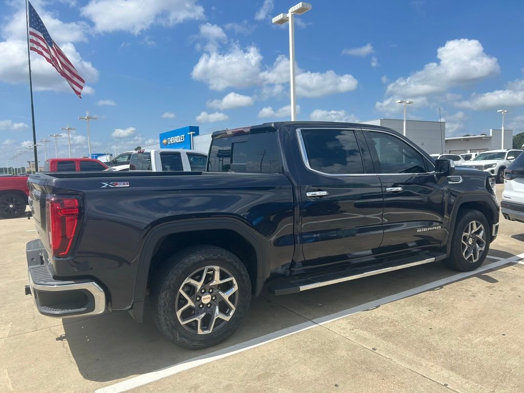 Used 2023 GMC Sierra 1500 SLT w/ SLT Premium Package AWD/4WD image 11