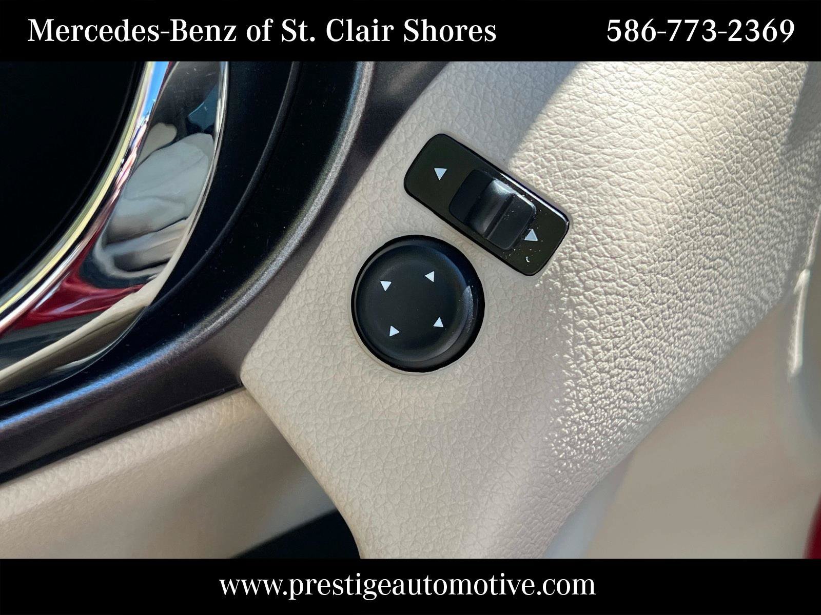 Used 2015 Nissan Rogue SV FWD image 18