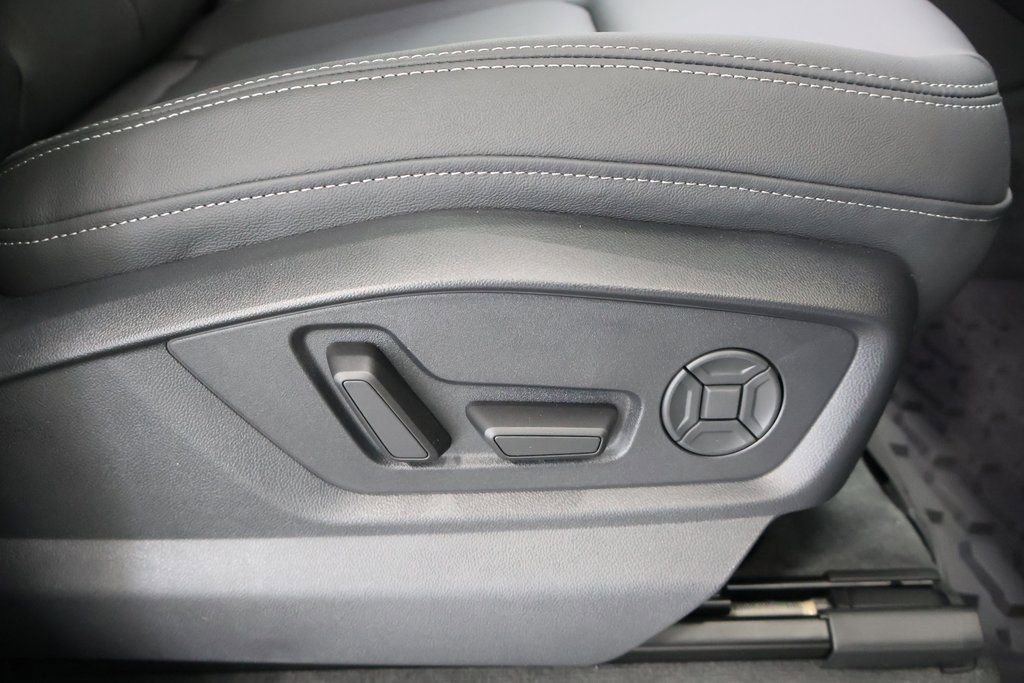 New 2026 Audi Q8 Premium image 22