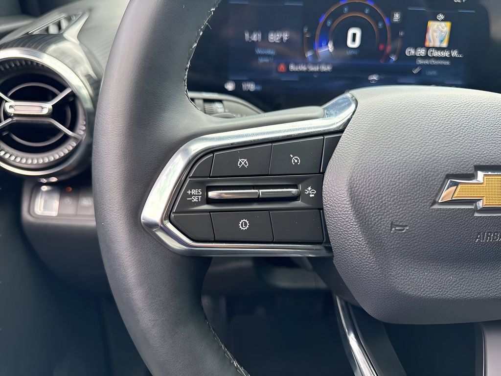 Used 2026 Chevrolet Equinox LT FWD image 25