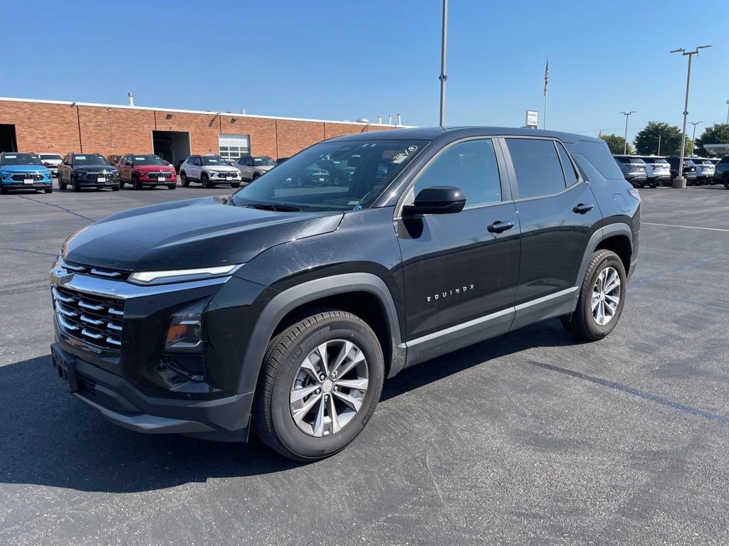 Used 2026 Chevrolet Equinox LT AWD/4WD image 1