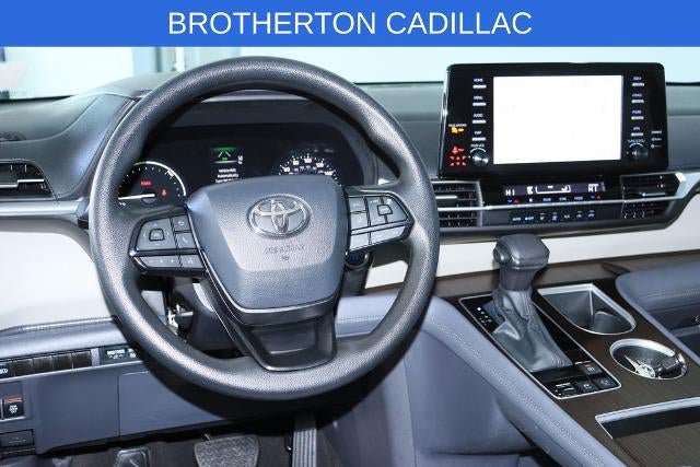 Used 2024 Toyota Sienna LE AWD/4WD image 19
