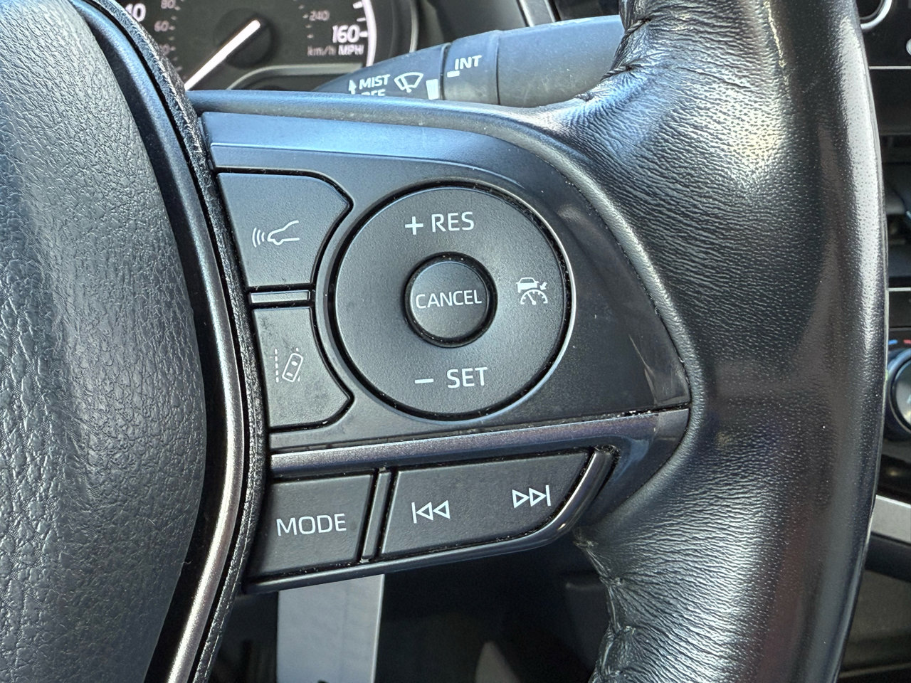 Used 2024 Toyota Camry SE image 12