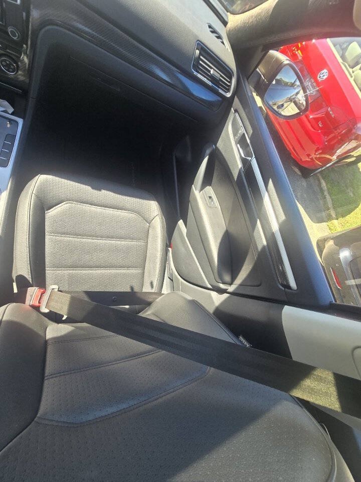 Used 2019 Volkswagen Passat 2.0T Wolfsburg FWD image 32