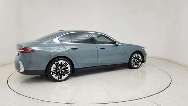 Used 2026 BMW i5 eDrive40 AWD/4WD image 11