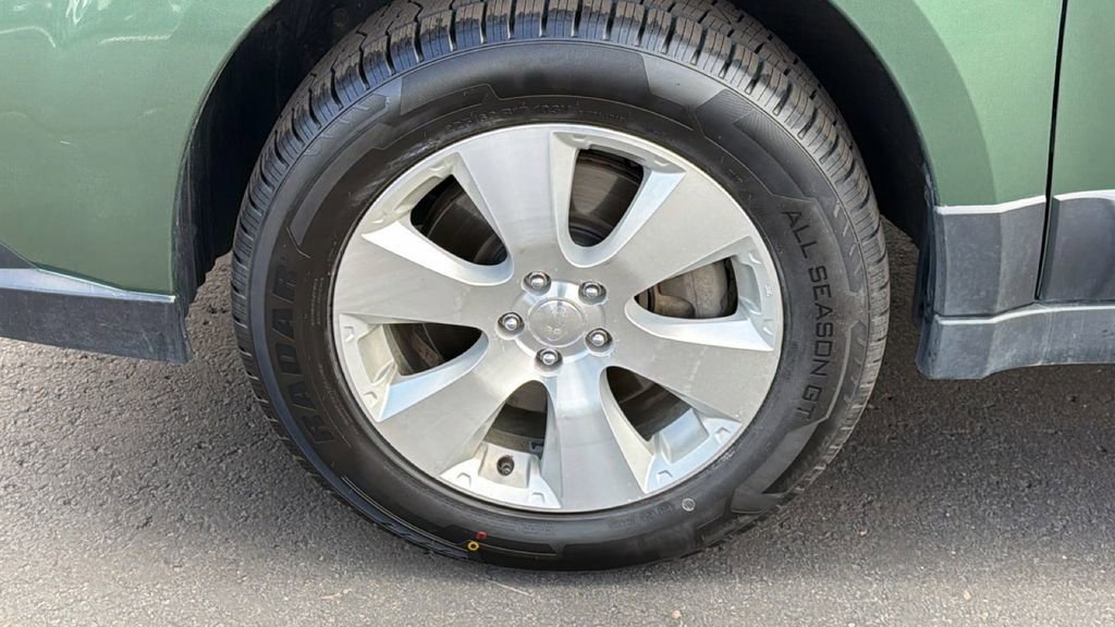 Used 2011 Subaru Outback 3.6R Limited w/ Popular Equipment Group 1B image 9