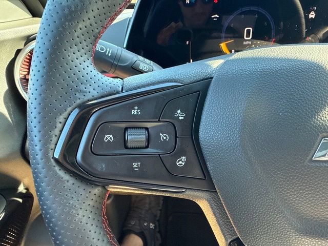 Used 2025 Chevrolet Trax RS w/ Driver Confidence Package FWD image 16