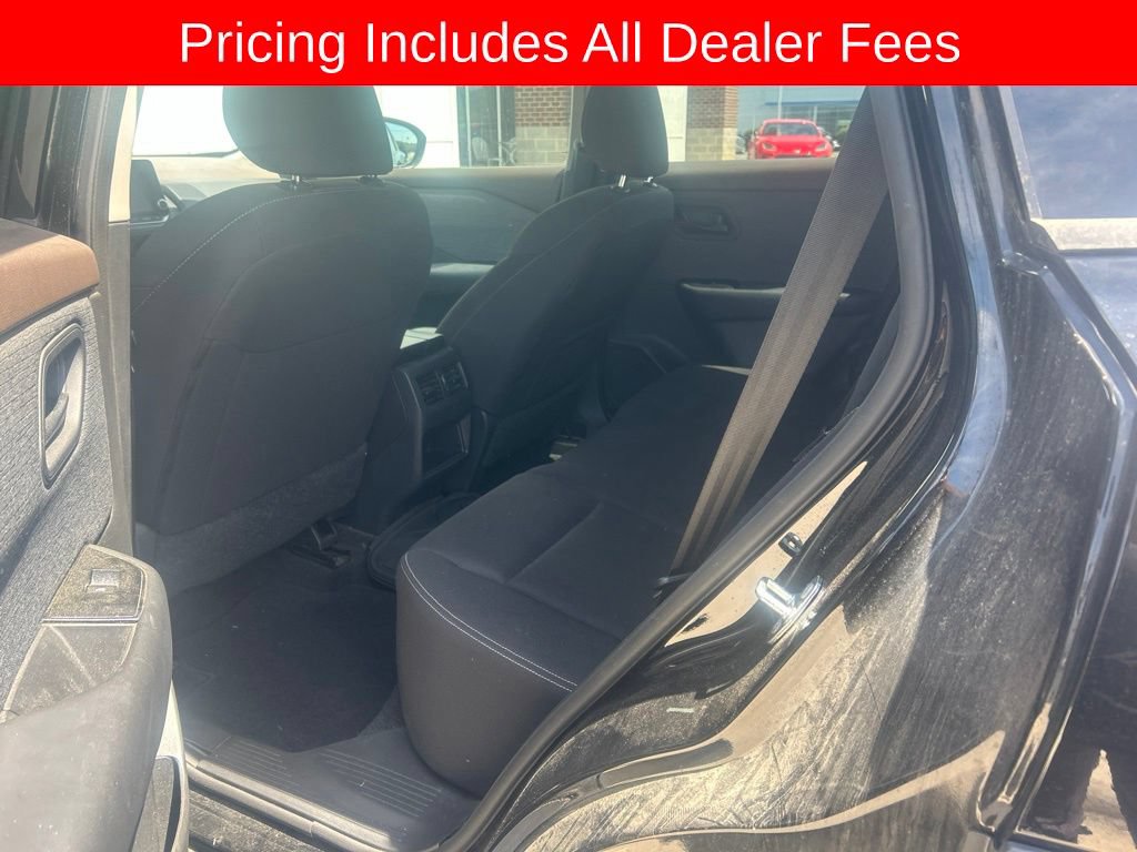 Used 2023 Nissan Rogue S FWD image 9