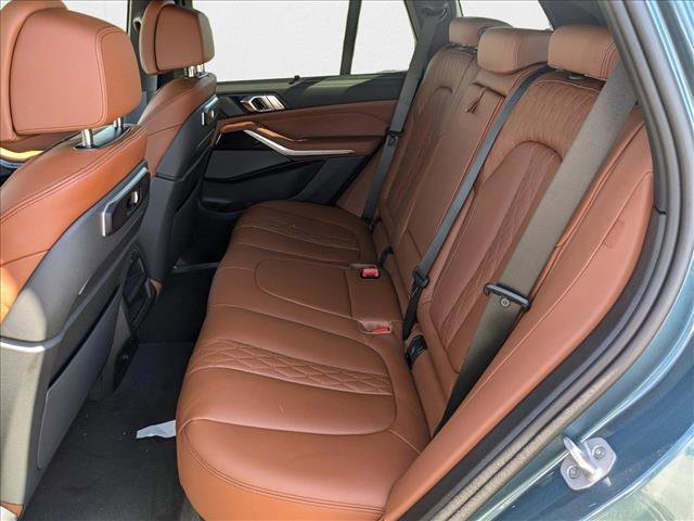 Used 2025 BMW X5 xDrive40i w/ Executive Package image 16