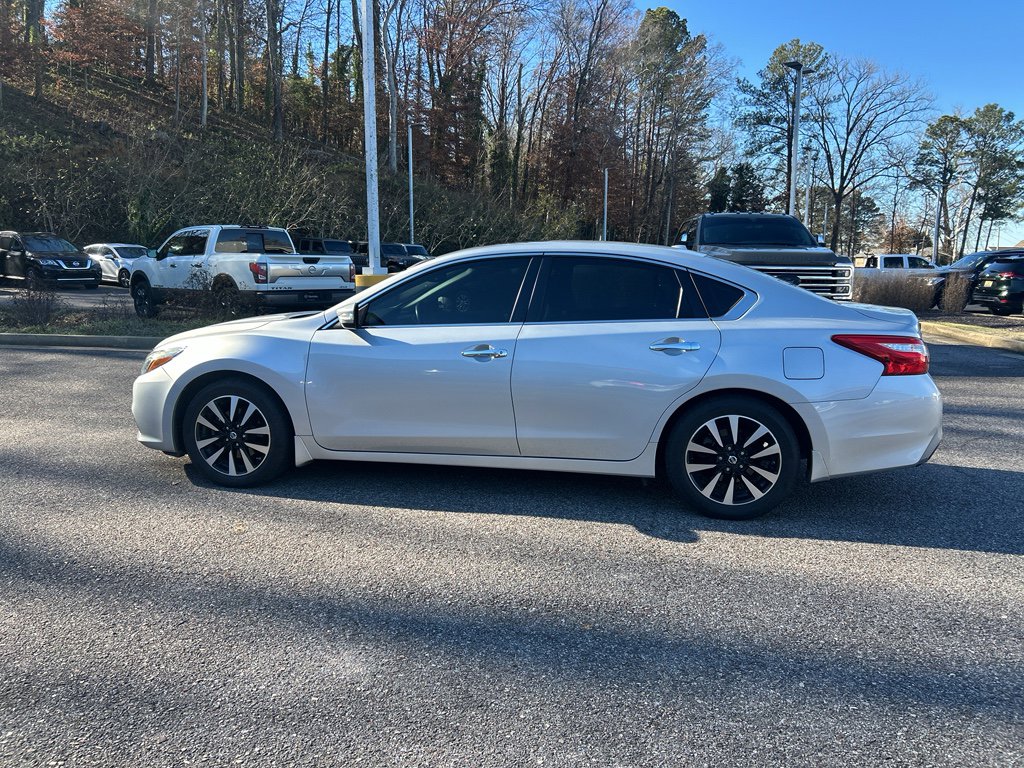 Used 2017 Nissan Altima 2.5 SL w/ Technology Package image 6