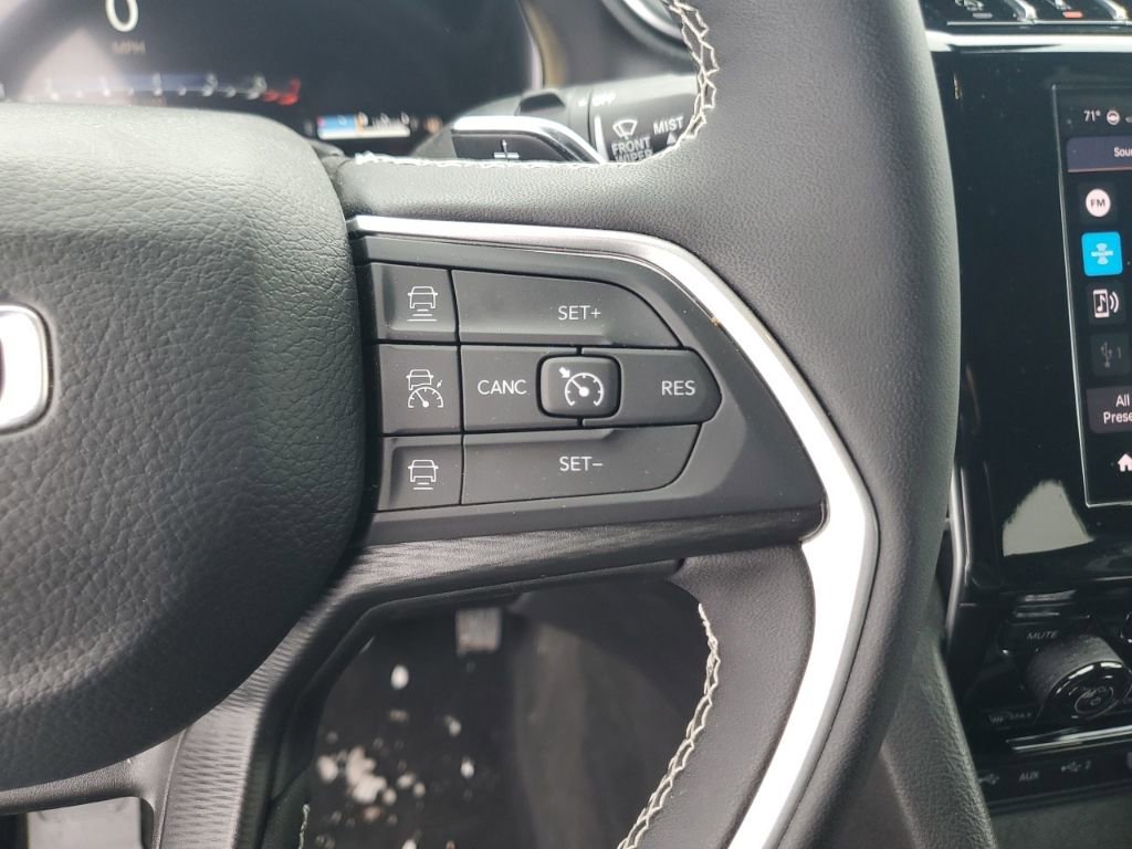 Used 2025 Jeep Grand Cherokee Altitude image 15