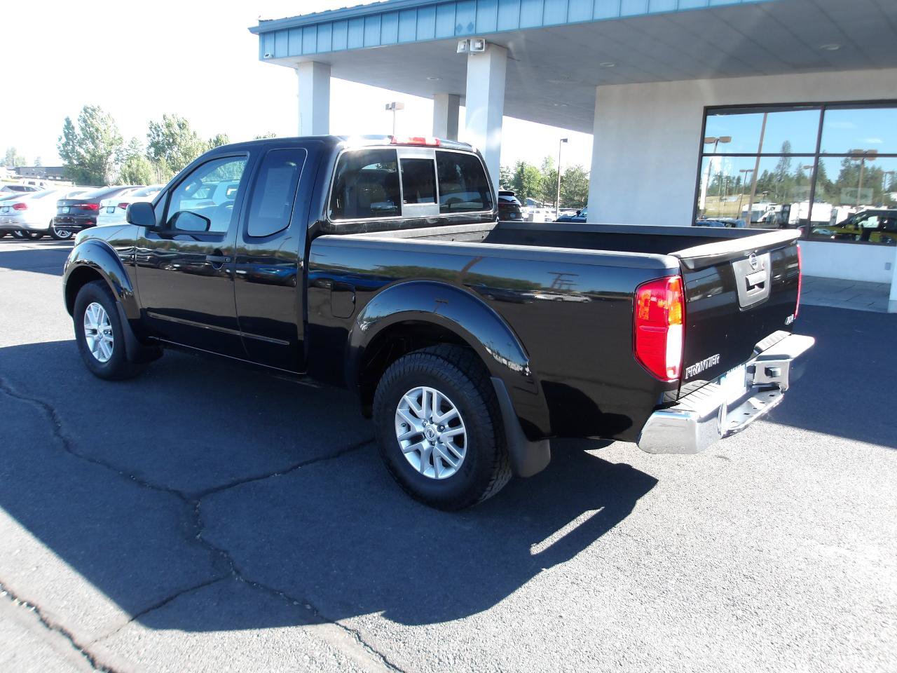 Used 2014 Nissan Frontier SV AWD/4WD image 3