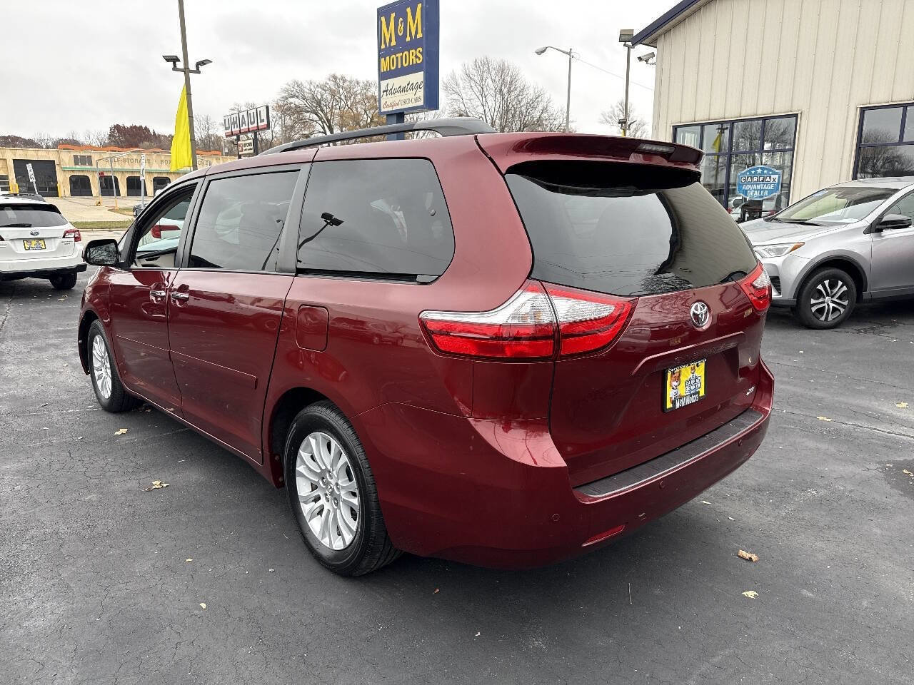 Used 2015 Toyota Sienna image 4