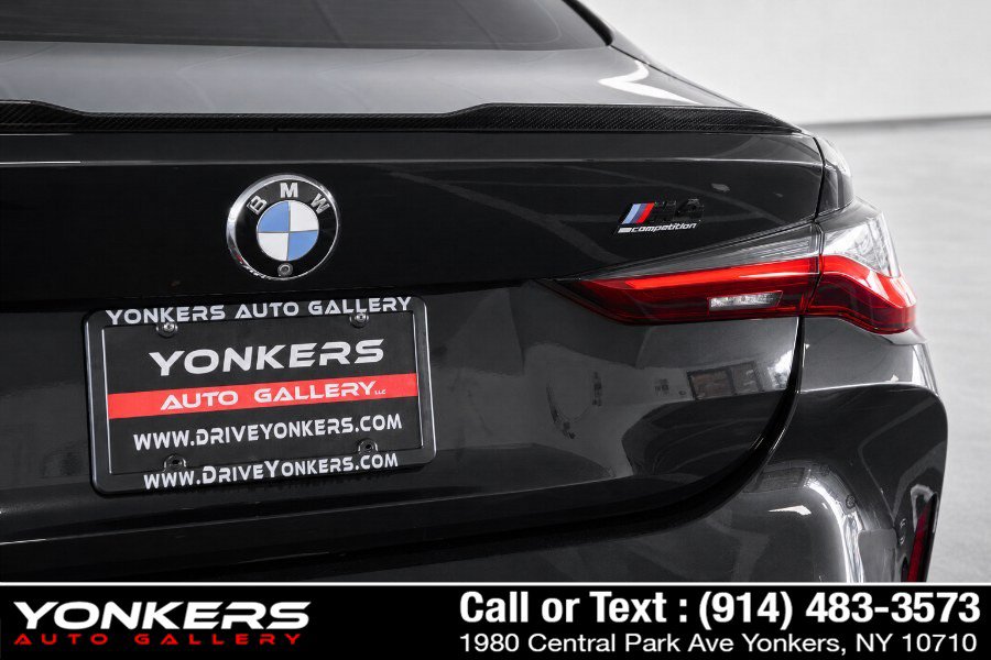 Used 2021 BMW M4 Competition w/ M Carbon Exterior Package RWD image 18