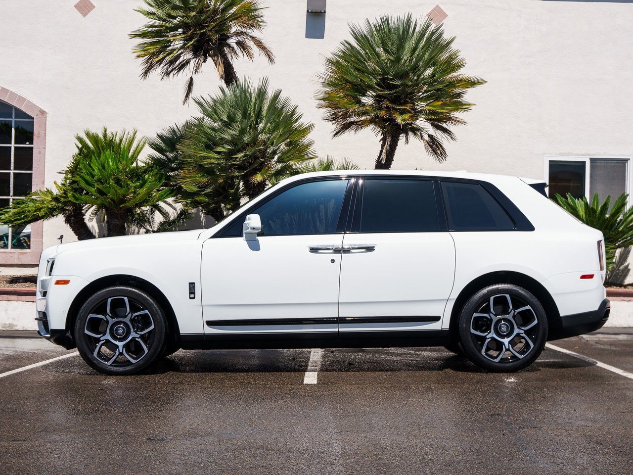 Certified 2023 Rolls-Royce Cullinan Black Badge w/ Driver's Package image 39