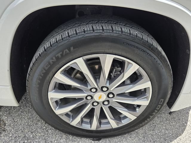 Used 2023 Chevrolet Traverse Premier FWD image 10