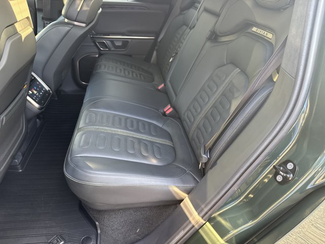 Used 2022 Rivian R1T Adventure AWD/4WD image 23