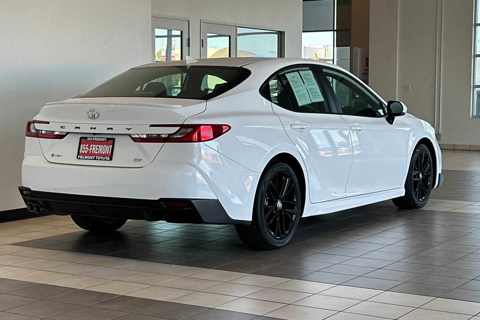 Certified 2025 Toyota Camry SE FWD image 4