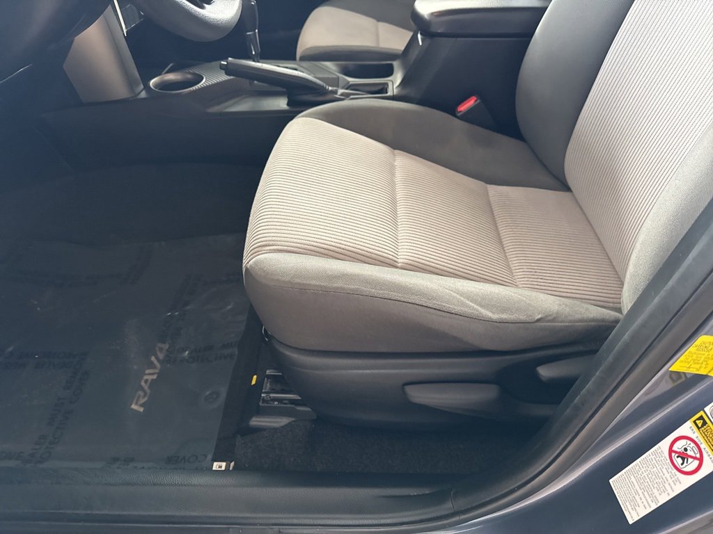 Used 2013 Toyota RAV4 LE image 8