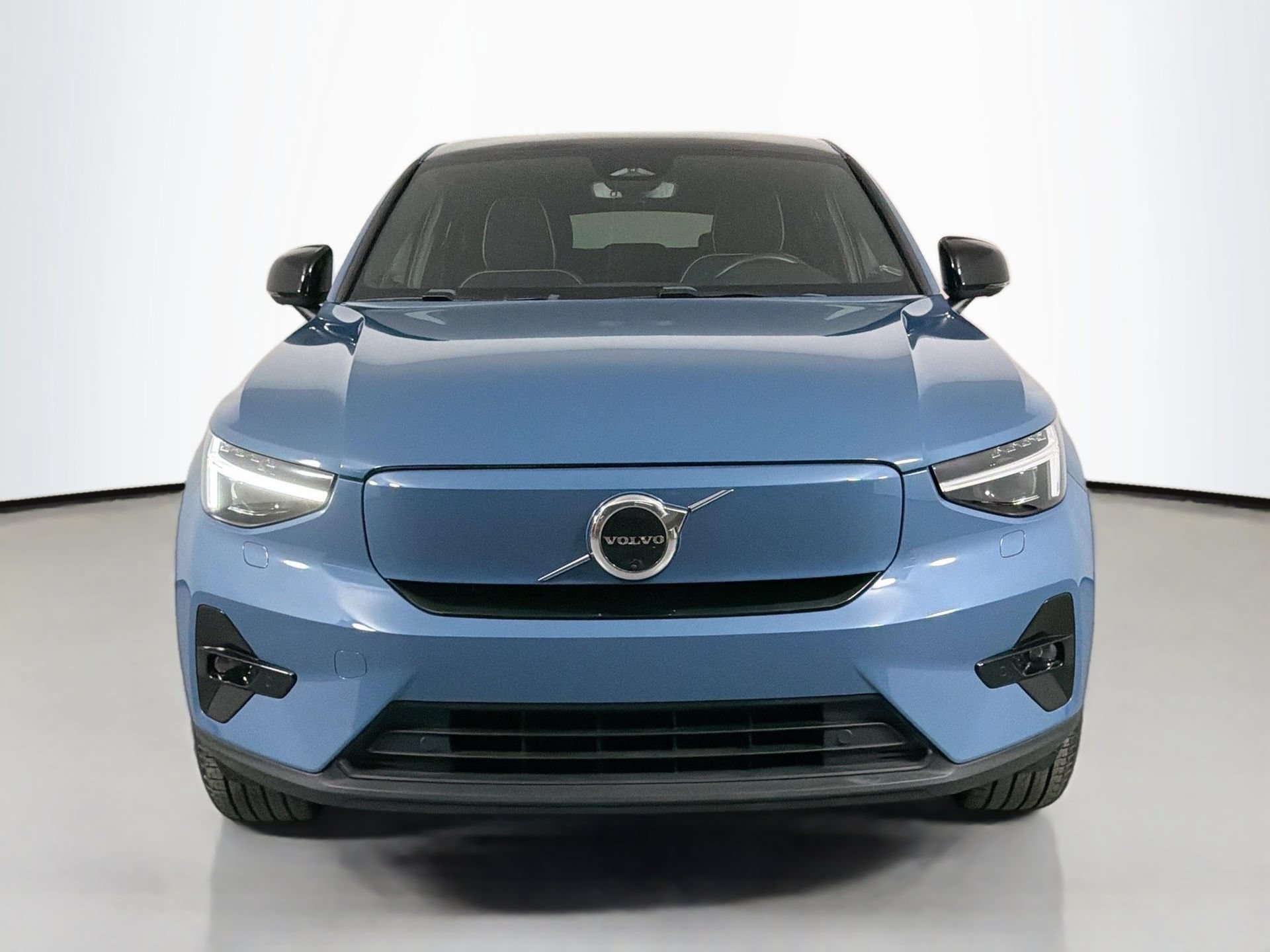 Certified 2023 Volvo C40 P8 Recharge Ultimate AWD/4WD image 2