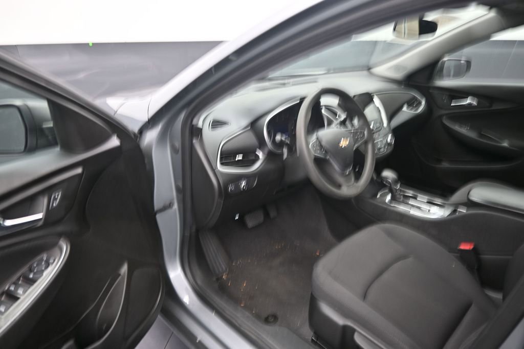 Used 2023 Chevrolet Malibu LS FWD image 10