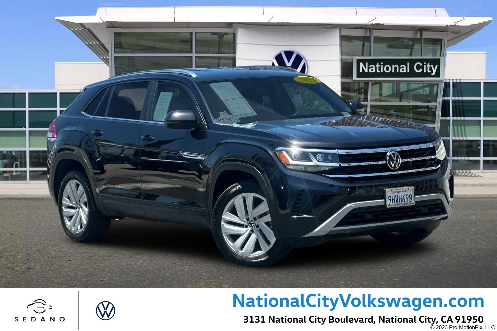 Used 2023 Volkswagen Atlas Cross Sport SE FWD image 1