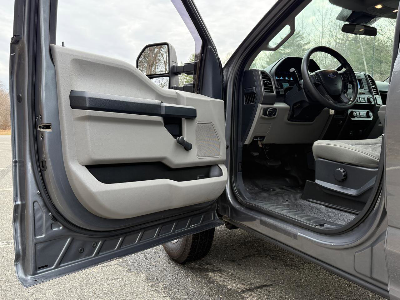 Used 2022 Ford F350 XL image 8