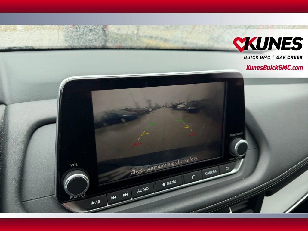 Used 2025 Nissan Rogue SV image 21