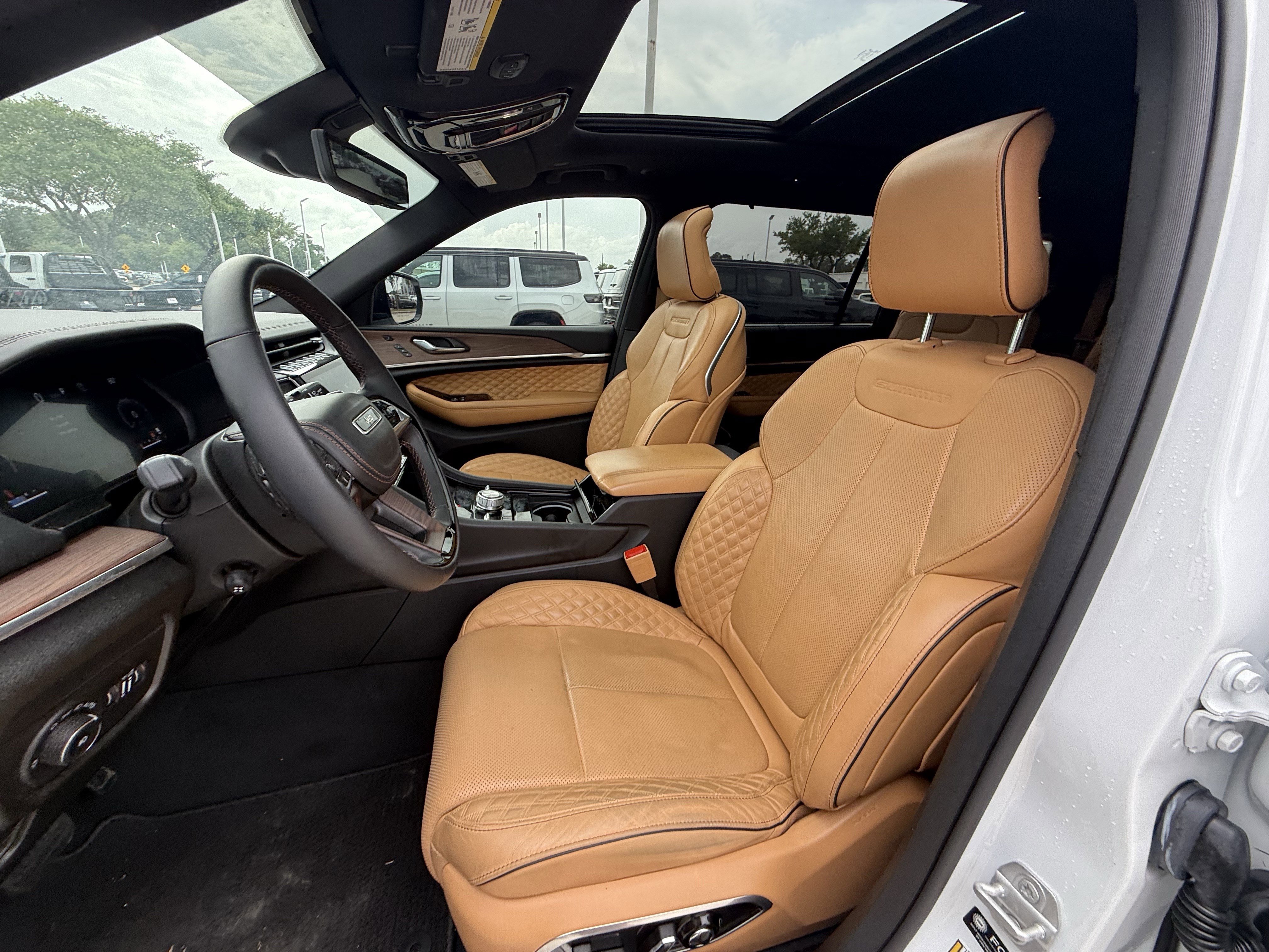 Used 2024 Jeep Grand Cherokee L Summit w/ Advanced Protech Group IV image 28