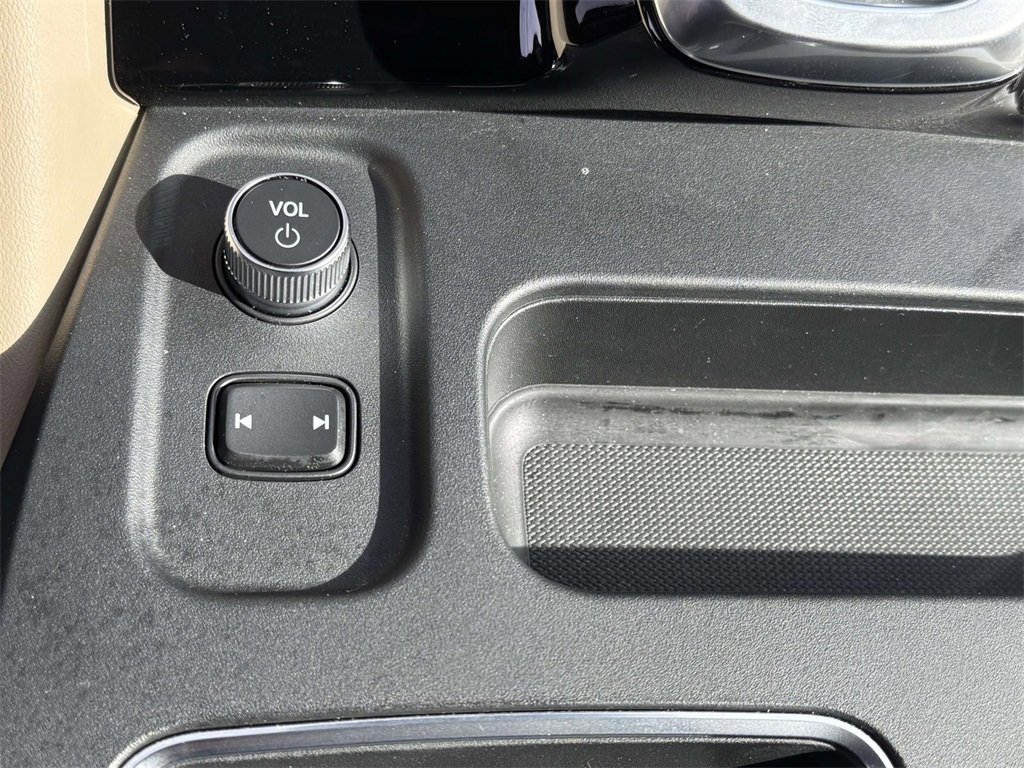 Certified 2025 Acura MDX w/ Technology Package image 21