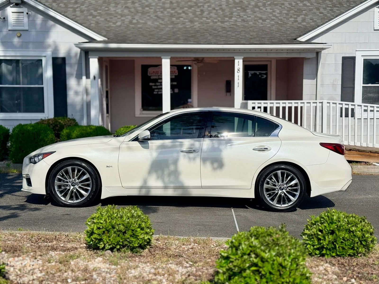 Used 2019 INFINITI Q50 Luxe w/ Cargo Package (L96) RWD image 6