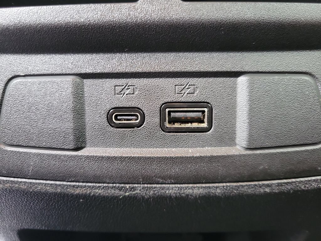 Used 2023 Chevrolet Colorado Z71 w/ Advanced Trailering Package AWD/4WD image 15