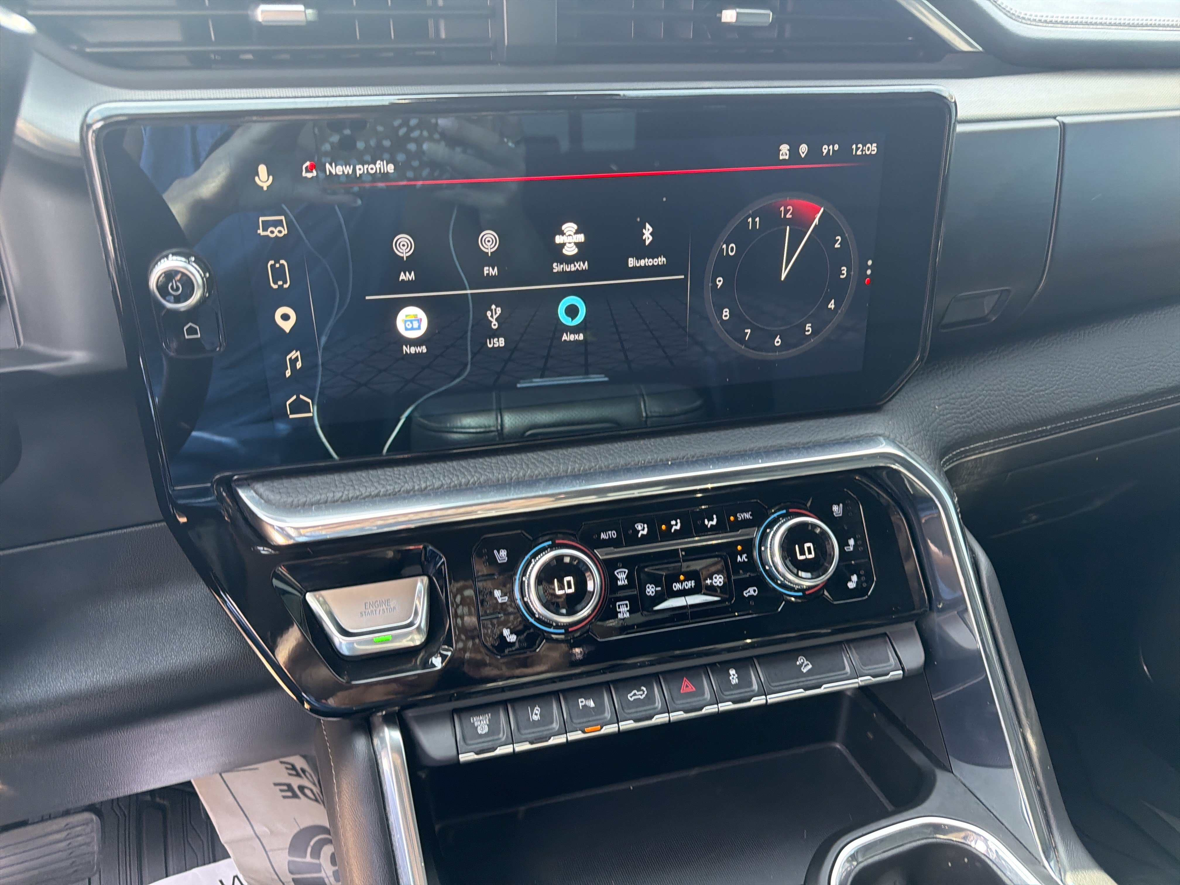 Used 2024 GMC Sierra 2500 Denali w/ Denali Reserve Package AWD/4WD image 16