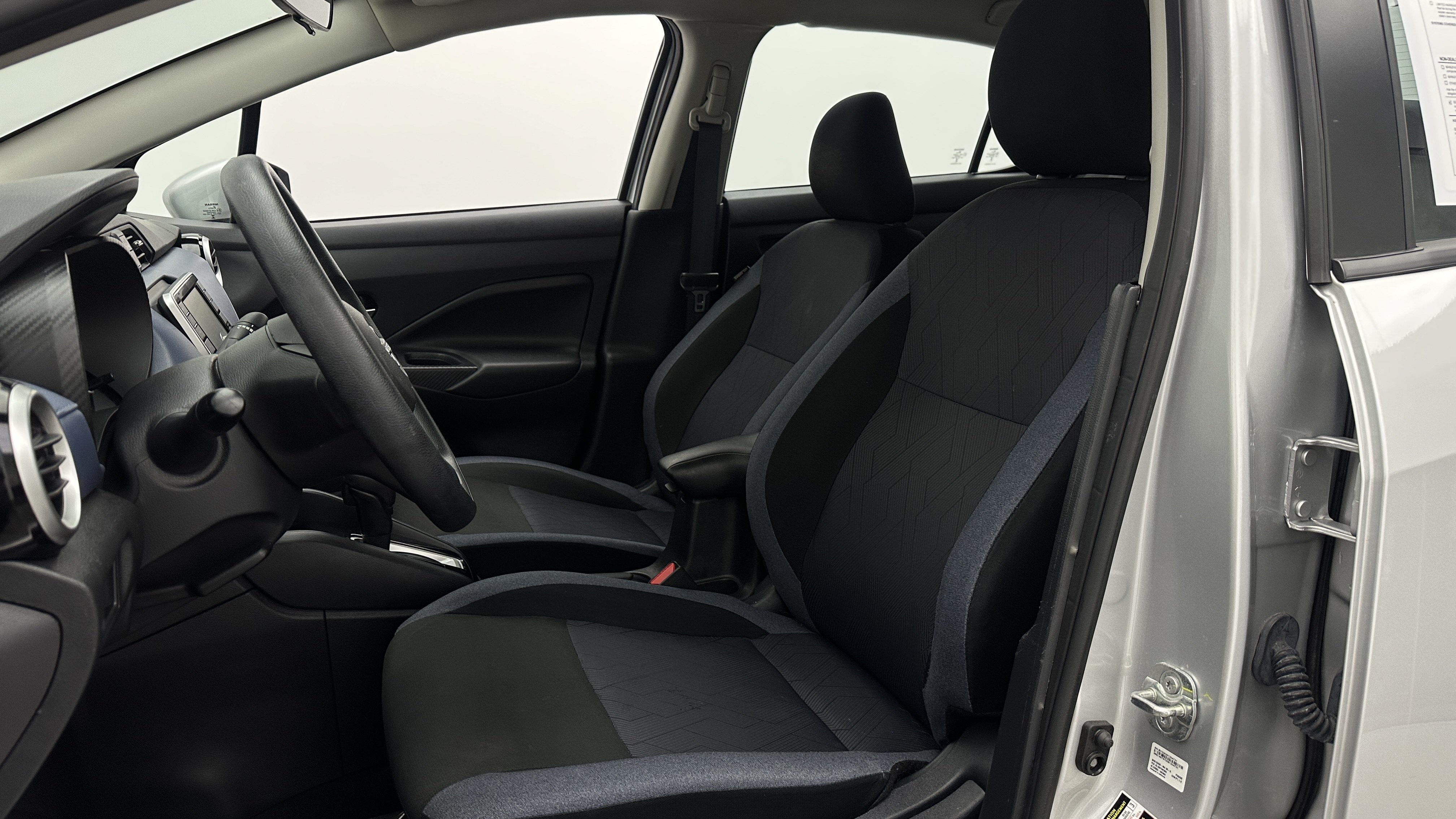 Used 2025 Nissan Versa SV FWD image 14