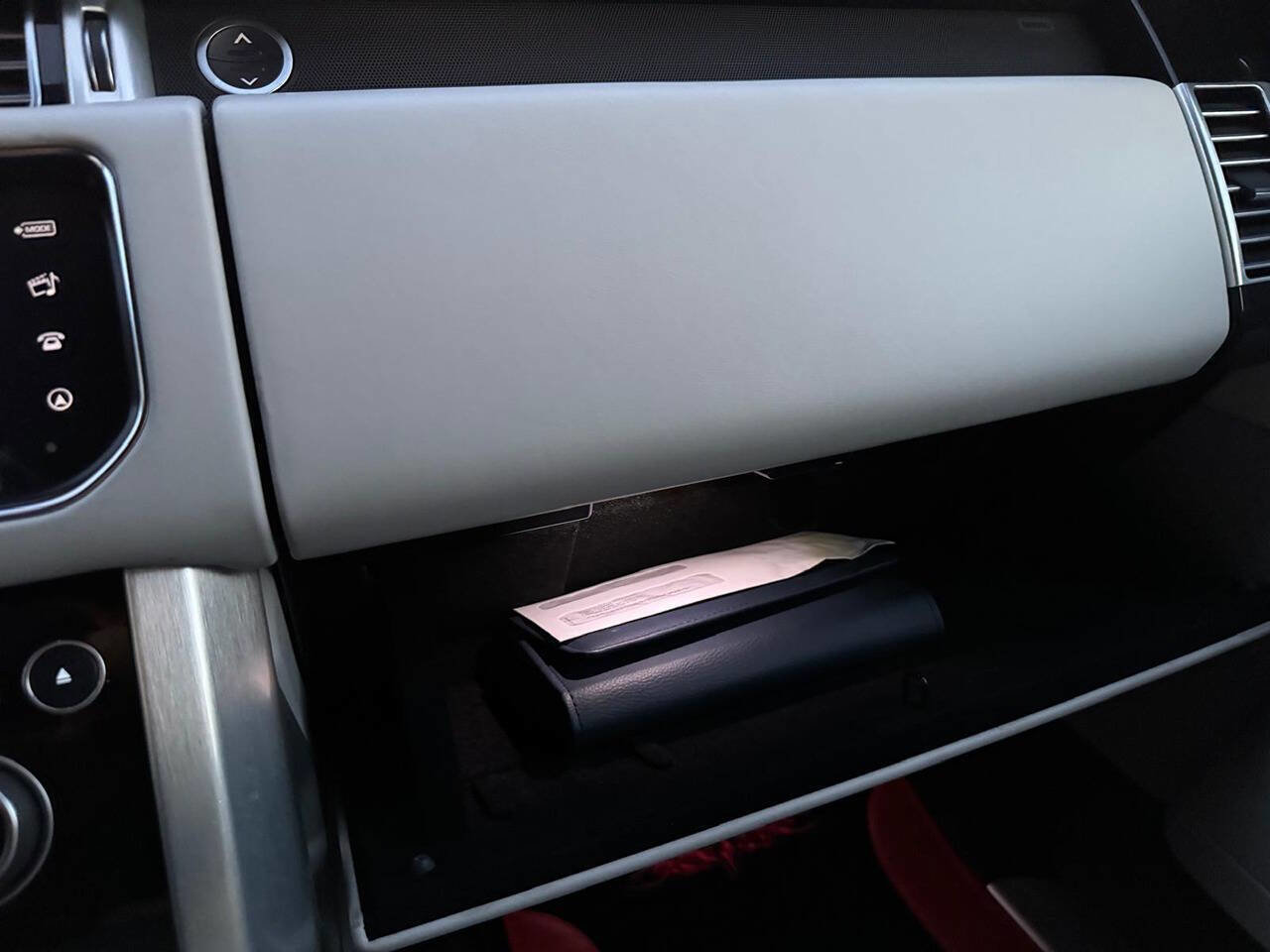 Used 2016 Land Rover Range Rover HSE image 26