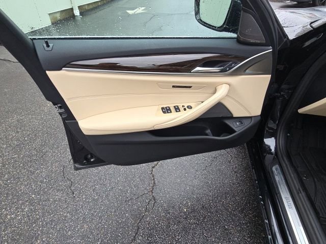 Used 2023 BMW 540i xDrive w/ Premium Package image 20